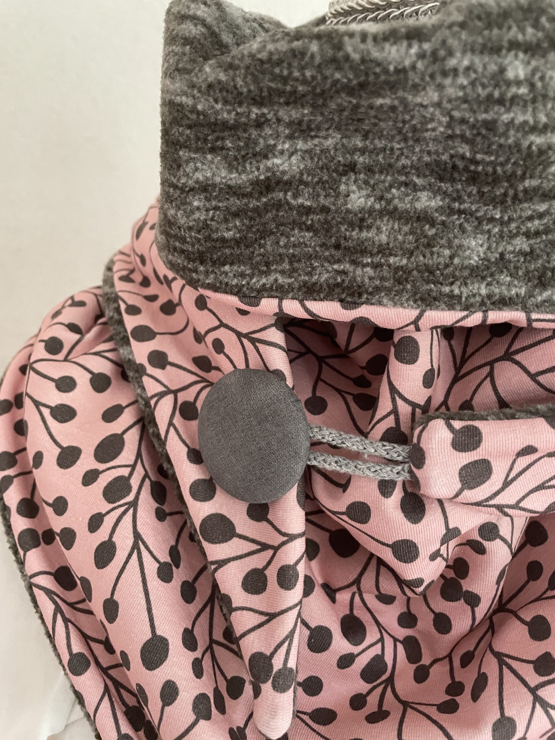Schaltuch grau ||| Verflixt und Zugenäht ||| kreativ, individuell, dekorativ🧵✂️ ||| Handarbeiten mit Liebe gemacht ♥️ ||| Radebeul bei Dresden